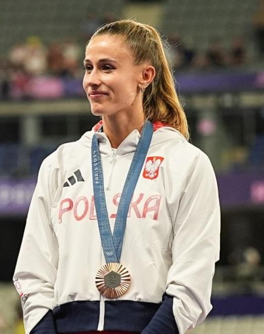 Natalia Bukowiecka podczas biegu na 400 metrów.
