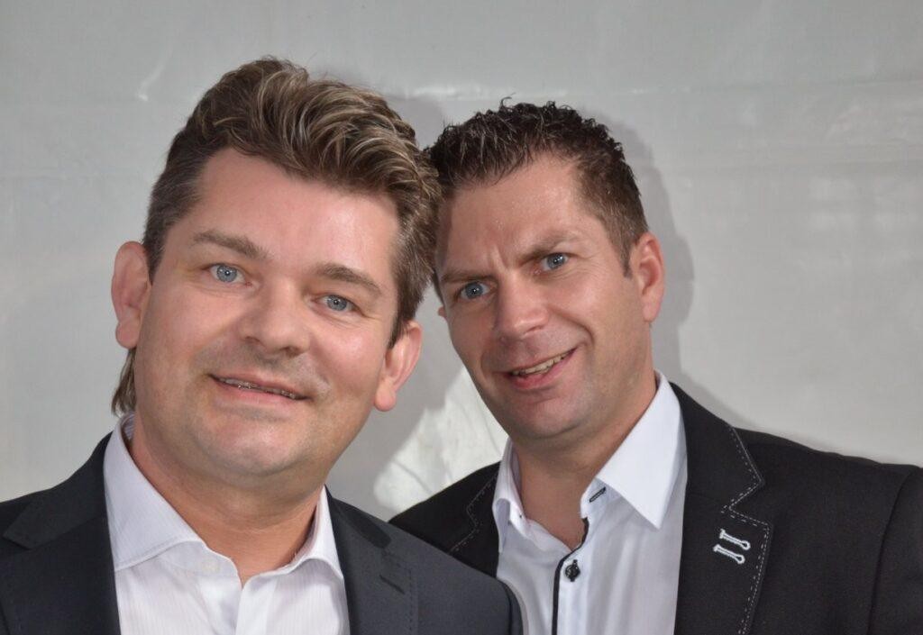 Ryszard Warot w trakcie jednej ze swoich pasji: żeglarstwa lub fotografii.