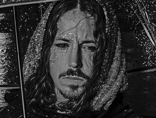 Michał Szpak w trakcie emocjonującego występu na koncercie